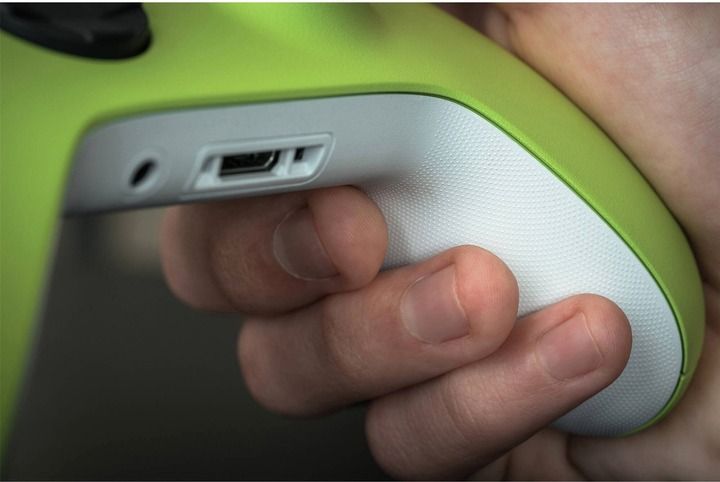 Геймпад Microsoft Xbox Series X | S Wireless Controller Electric Volt (QAU-00022) 00007756 фото