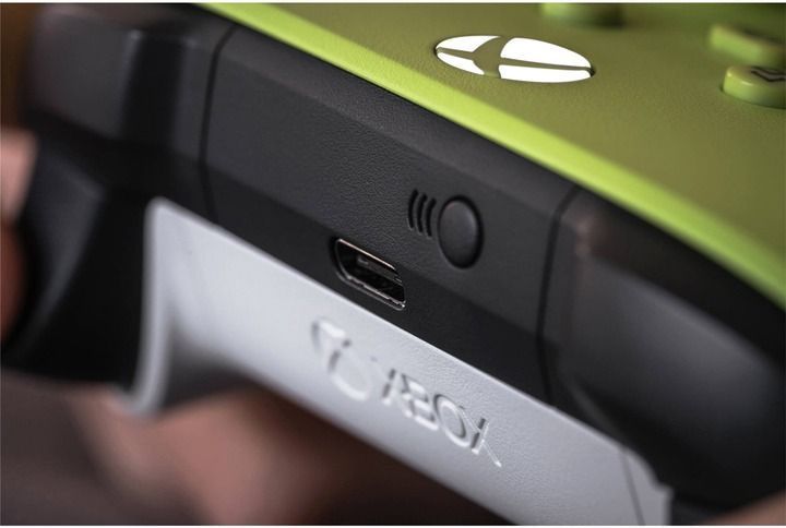 Геймпад Microsoft Xbox Series X | S Wireless Controller Electric Volt (QAU-00022) 00007756 фото